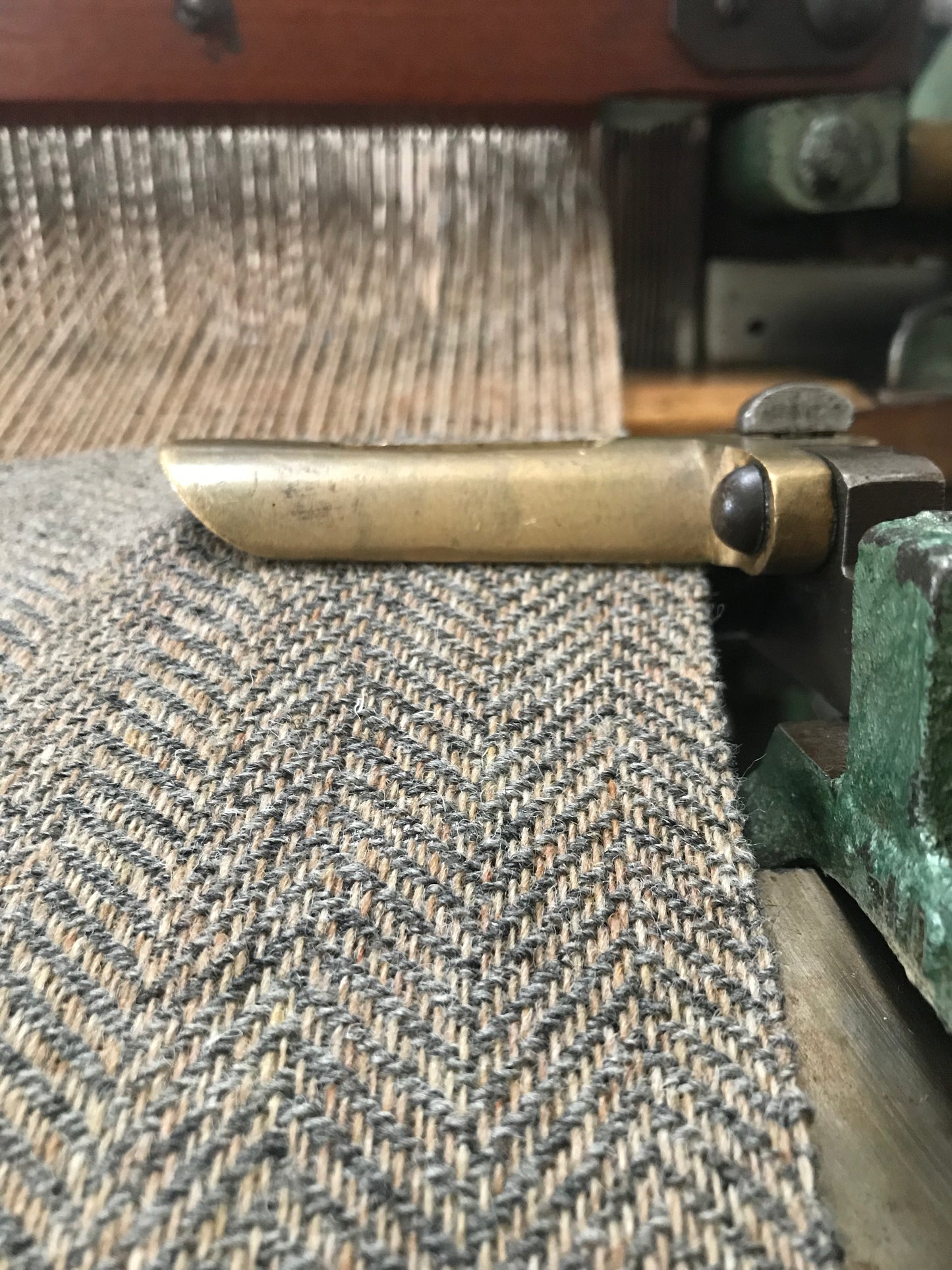 British Breed Tweed - 12:12 Herringbone - Light Brownish Grey