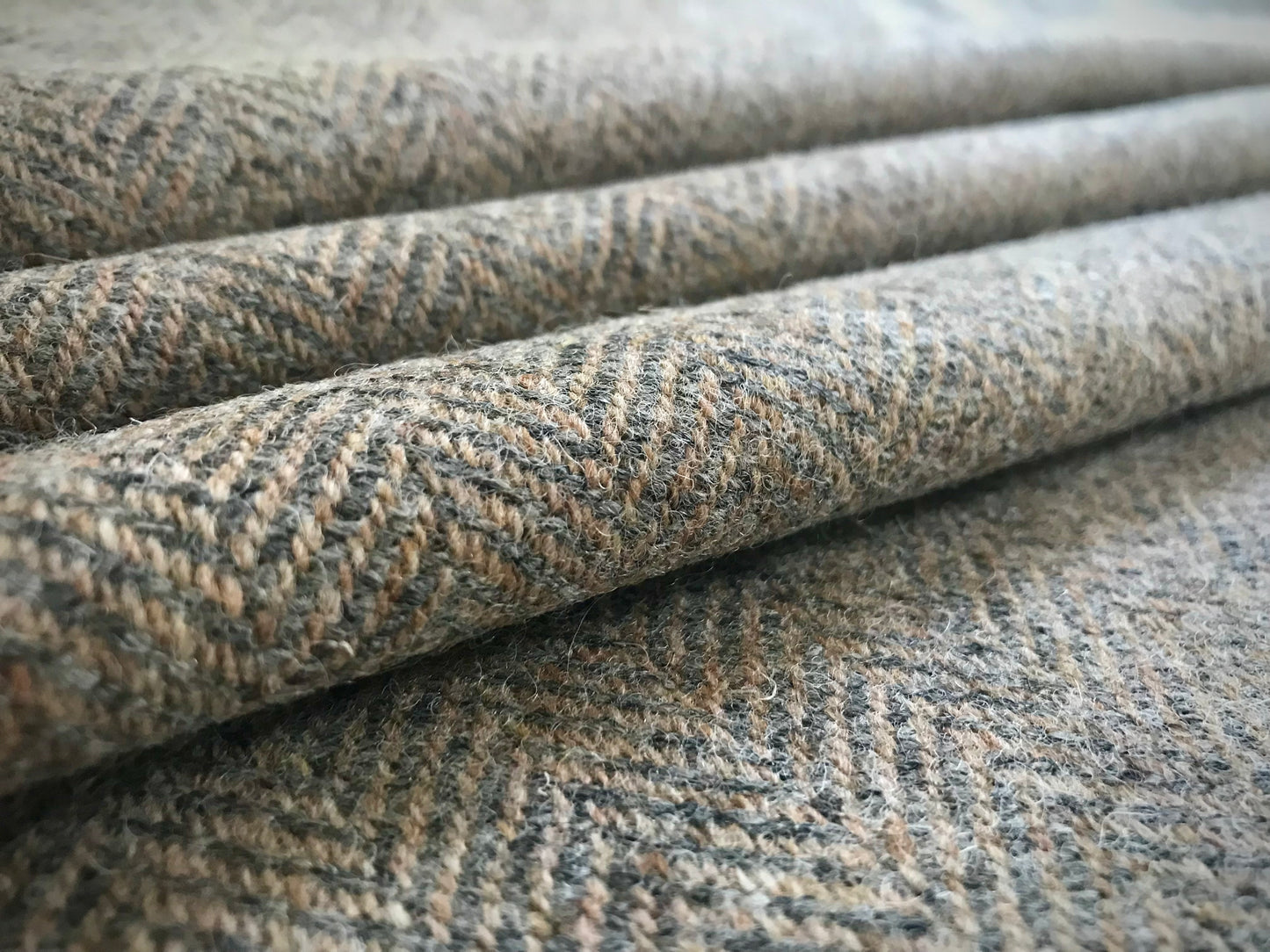 British Breed Tweed - 12:12 Herringbone - Light Brownish Grey